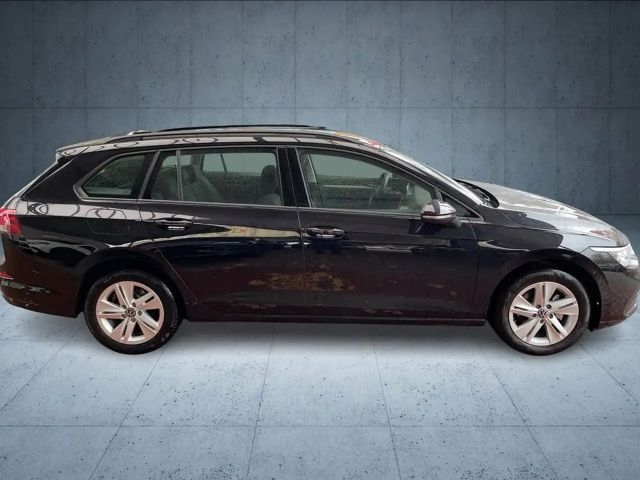 Volkswagen Golf 1.5 eTSI DSG Life Variant