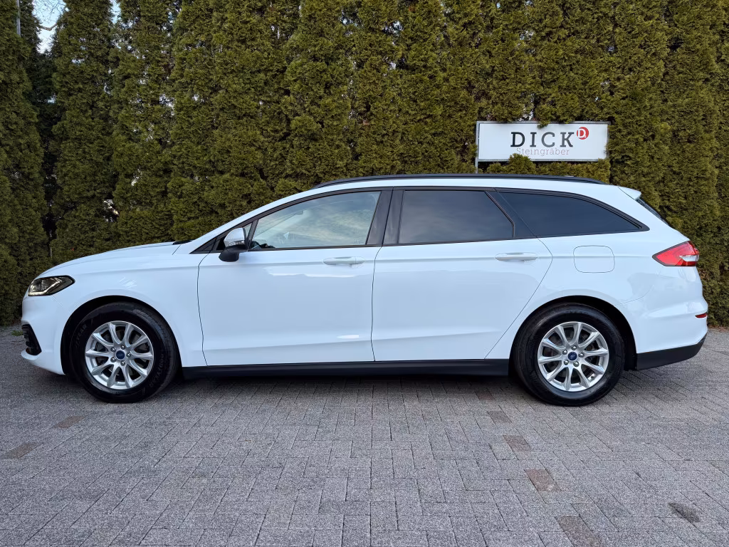 Ford Mondeo 2.0 Aut. LED+PANO+KAMERA+SHZ+NAVI+CARPLAY