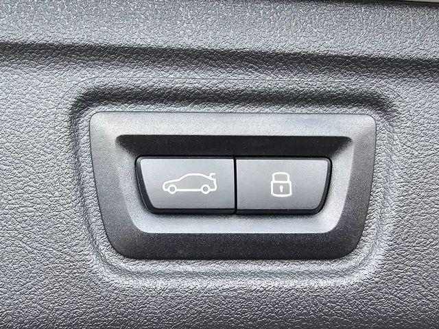 BMW 330 330e M-Sport Touring