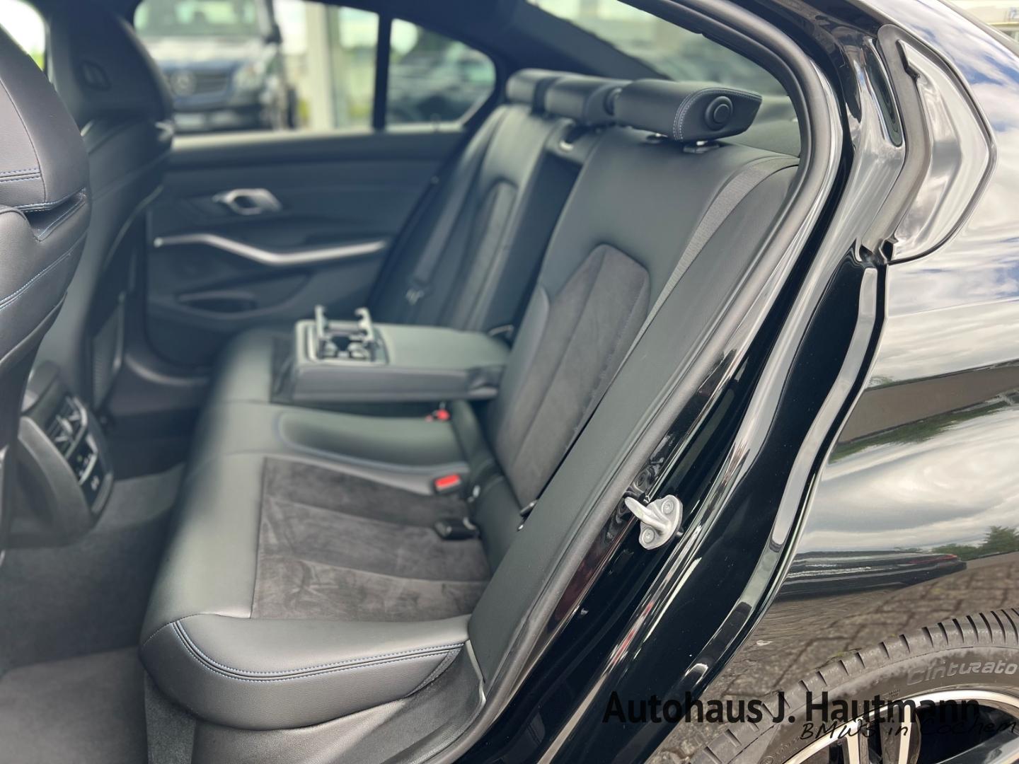 BMW 320 320d M-Sport Sedan xDrive