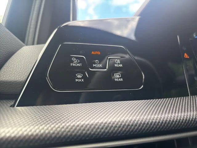 Volkswagen Golf 2.0 TSI Golf VIII