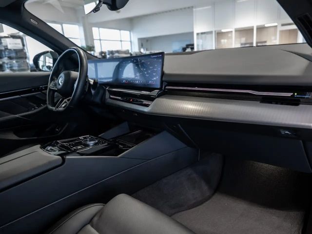 BMW 520 520d M-Sport Sedan