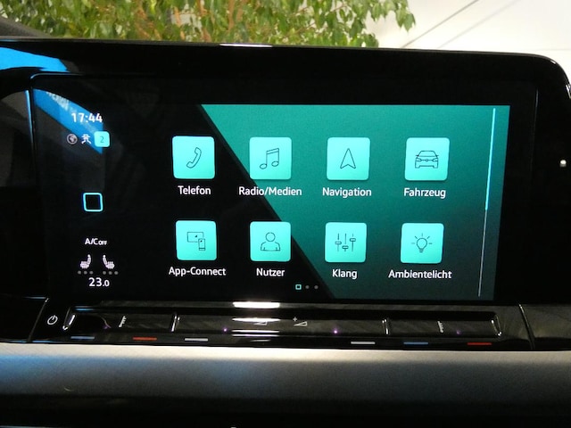 Volkswagen Golf Life Variant