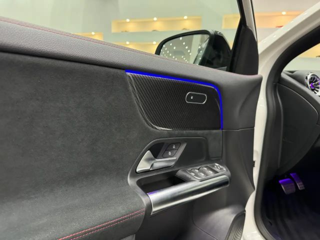 Mercedes-Benz GLA 200 AMG Line GLA 200 d