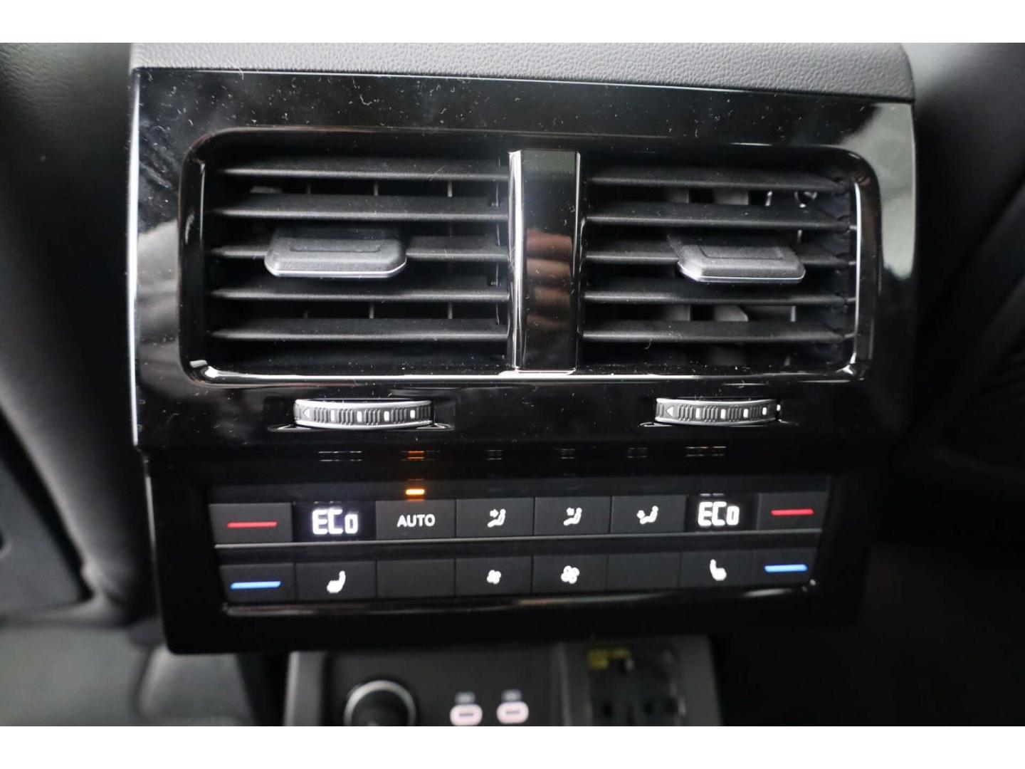 Volkswagen Touareg 3.0 V6 TDI 4Motion R-Line Style