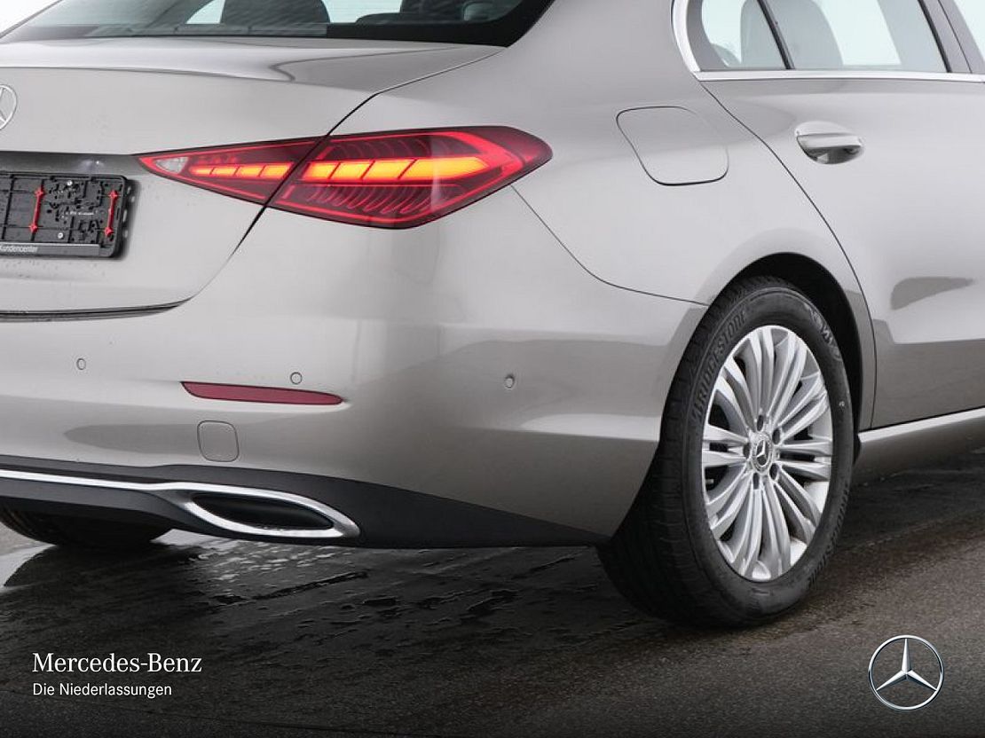 Mercedes-Benz C 180 Sedan