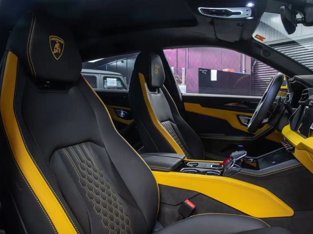 Lamborghini Urus Urus SE + B&W + Panorama + Massage seats + Ambient