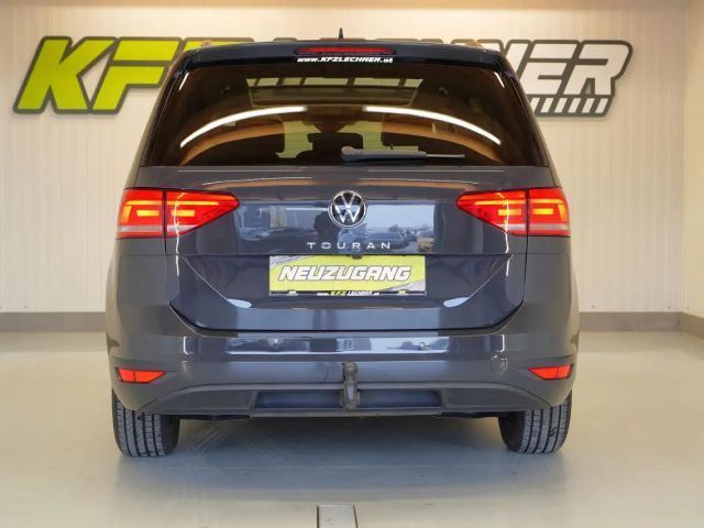 Volkswagen Touran 1.5 TSI DSG