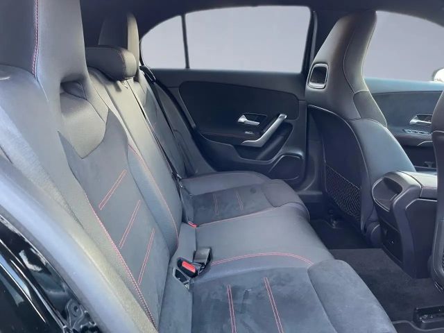 Mercedes-Benz A 180 AMG Line