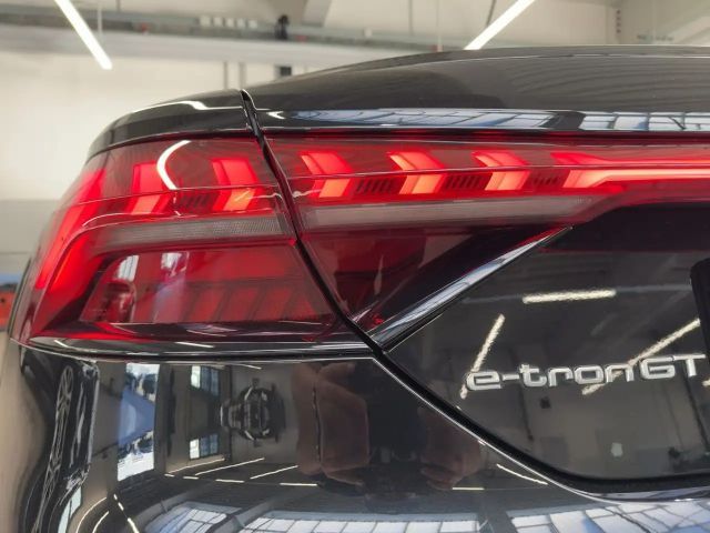 Audi e-tron GT 350 kW Head-Up Pano Matrix ACC