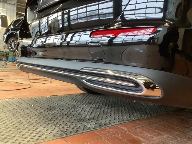 Mercedes-Benz E 220 AVANTGARDE E 220 d Estate