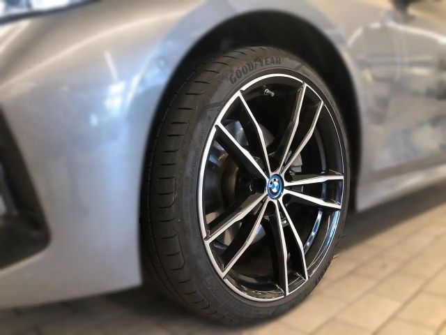 BMW 330 330e Sedan xDrive
