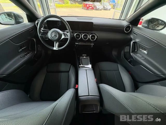 Mercedes-Benz CLA 180 Coupé Progressive