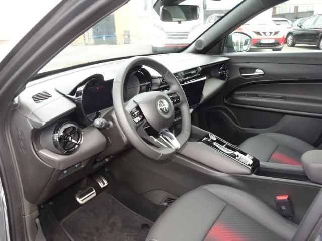 Alfa Romeo Junior 1.2 VGT Schiebedach/ACC/LED/DAB/PDC/RfK180°/SHZ