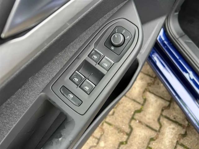 Volkswagen Golf 1.5 eTSI DSG Life