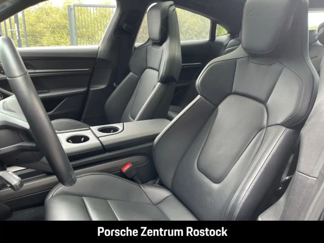 Porsche Taycan S Turbo