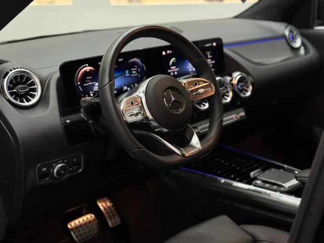 Mercedes-Benz GLA 200 AMG Line