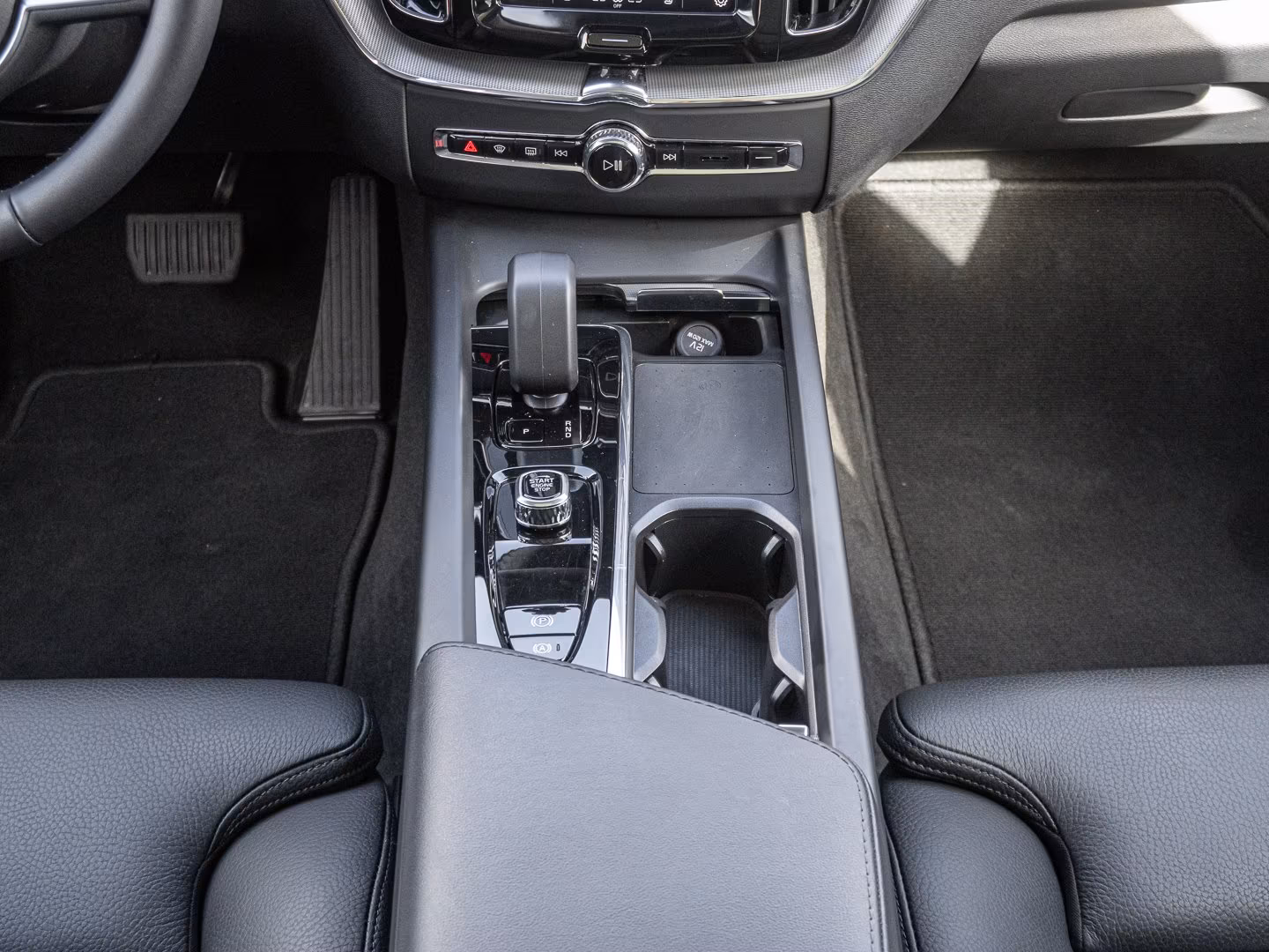 Volvo XC60 AWD Dark Plus T8