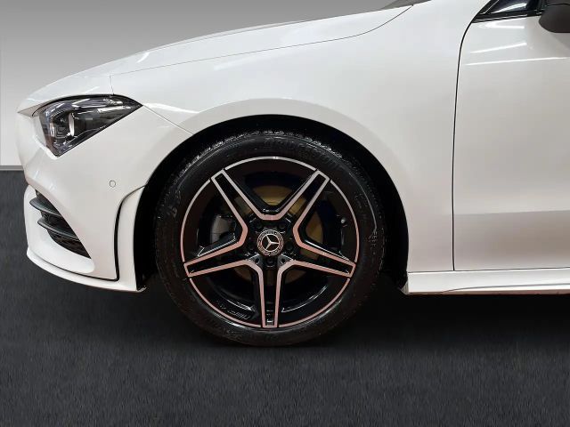 Mercedes-Benz CLA 200 AMG Line Coupé