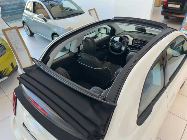 Fiat 500e Cabriolet*Tempomat*UConnect*Klima*AppleCarplay*