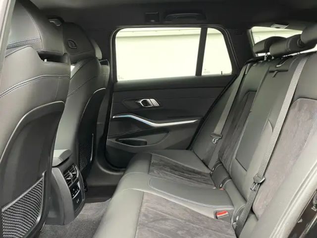 BMW 320 320d M-Sport Touring xDrive