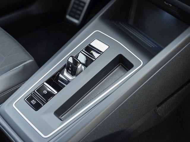 Volkswagen Golf 1.5 eTSI DSG