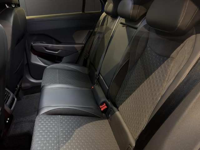 Volkswagen T-Roc 1.5 eTSI DSG R-Line