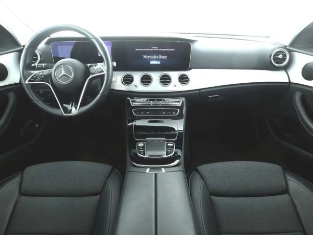 Mercedes-Benz E 220 AVANTGARDE E 220 d Estate