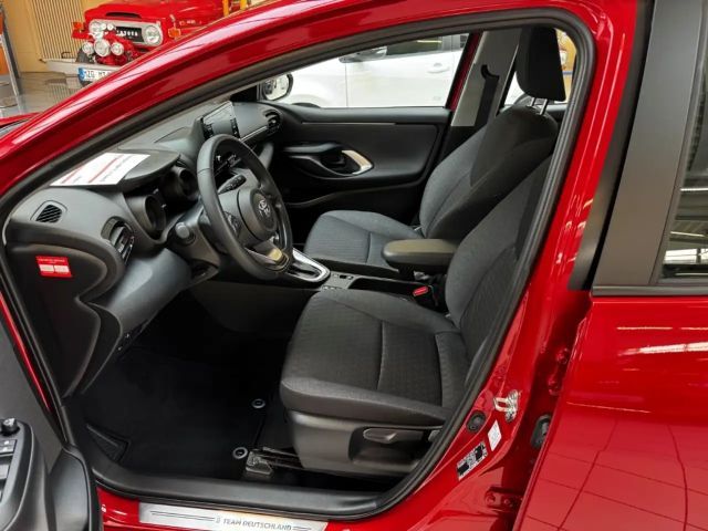 Toyota Yaris Hatchback Hybride Team D