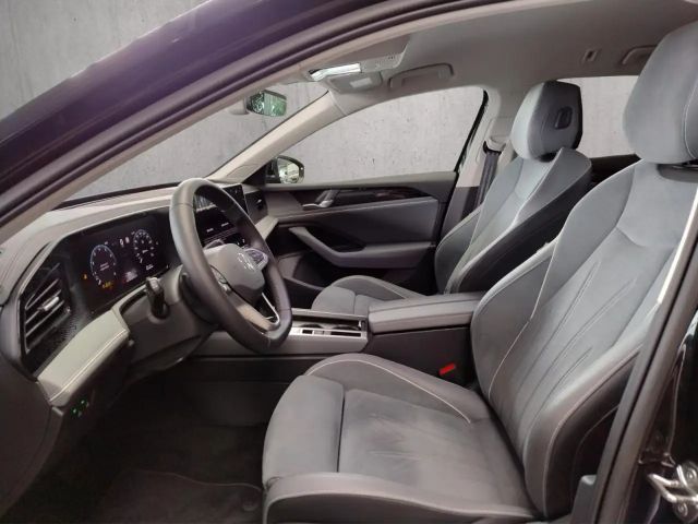 Volkswagen Passat 1.5 eTSI Business DSG Variant