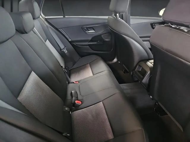 Mercedes-Benz C 200 AVANTGARDE C 200 d Estate