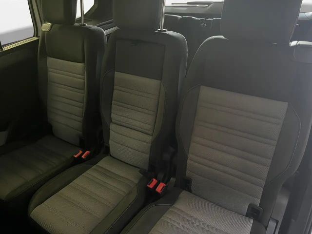 Volkswagen Touran 1.5 TSI R-Line