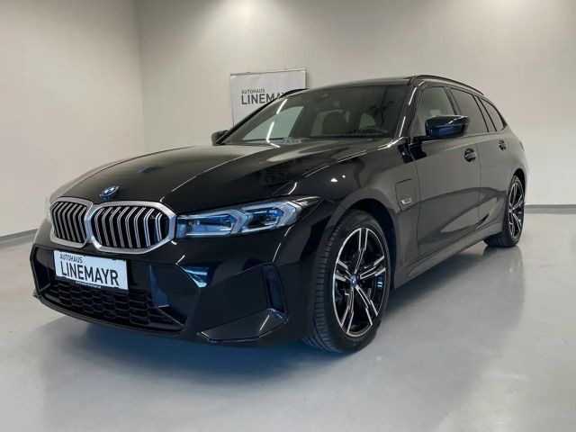 BMW 330 330e M-Sport Touring xDrive