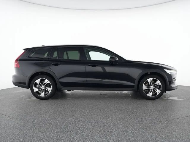 Volvo V60 Cross Country AWD Plus