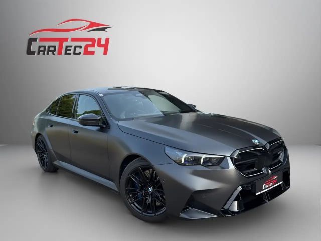 BMW M5 Sedan