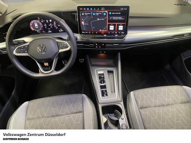 Volkswagen Golf 1.5 eTSI DSG Variant