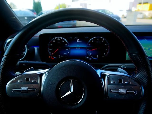 Mercedes-Benz CLA 200 AMG Line Coupé