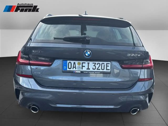 BMW 330 330e M-Sport xDrive