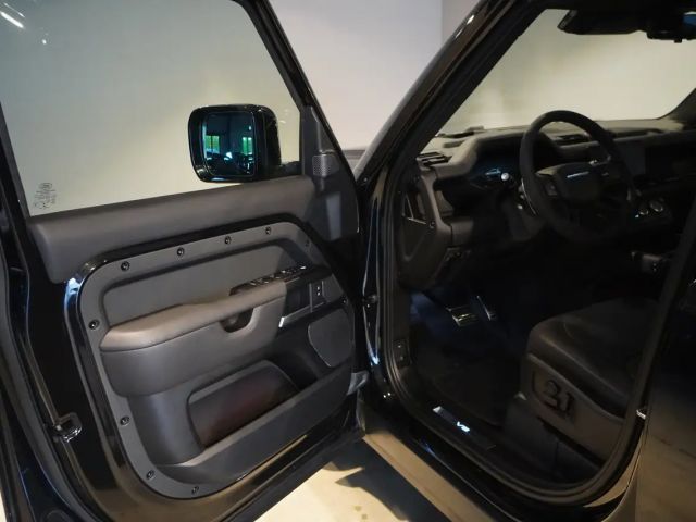 Land Rover Defender 110