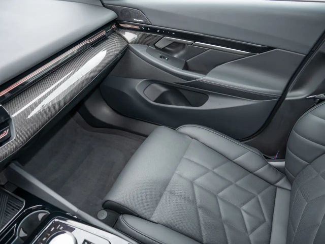 BMW 520 520i M-Sport Sedan