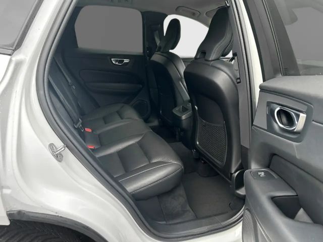 Volvo XC60 AWD Dark Plus