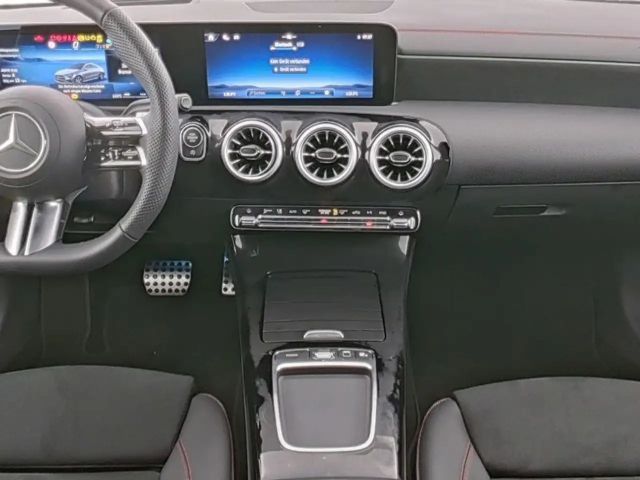 Mercedes-Benz CLA 200 AMG Line Coupé