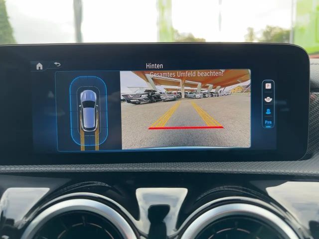 Mercedes-Benz CLA 180 Sedan Shooting Brake