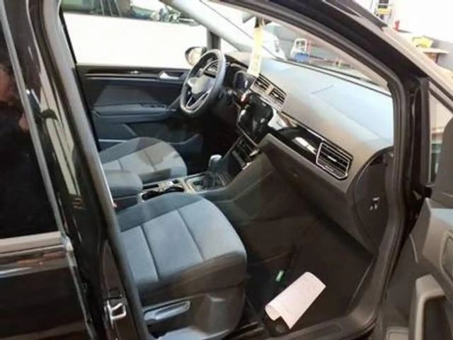 Volkswagen Touran 1.5 TSI DSG R-Line