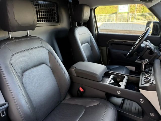 Land Rover Defender 90 D250 SE