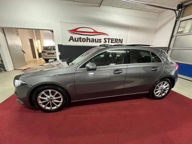 Mercedes-Benz A 250 *Carplay*LED*Kamera*Pano-Schiebe*