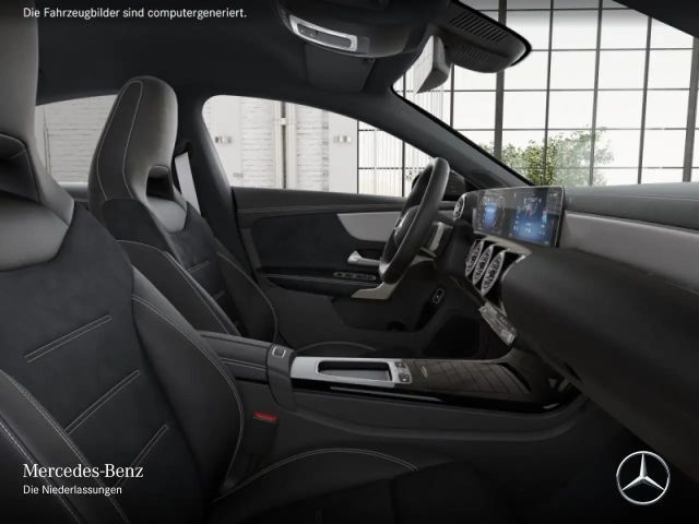 Mercedes-Benz CLA 220 4MATIC AMG Line Coupé
