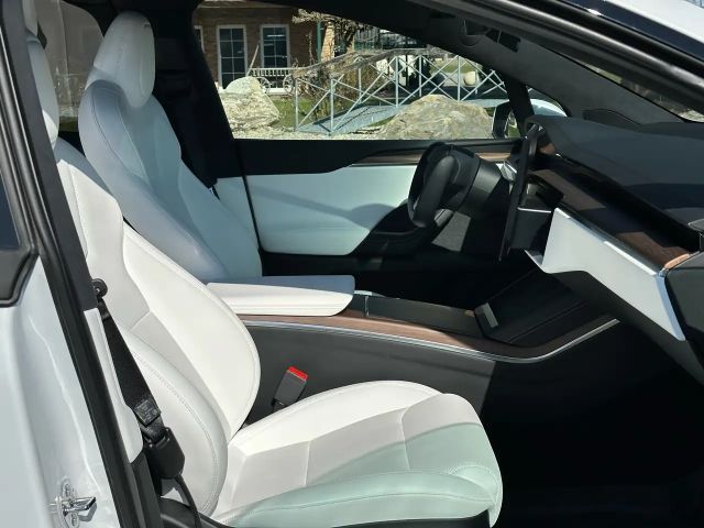 Tesla Model X LongRange neues Model 7 Sitze 22 Zoll AHK