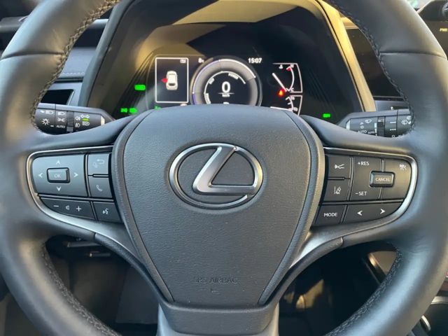 Lexus UX 250h Style Edition