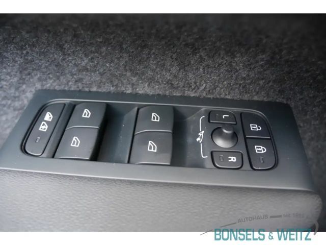 Volvo XC40 Core Recharge